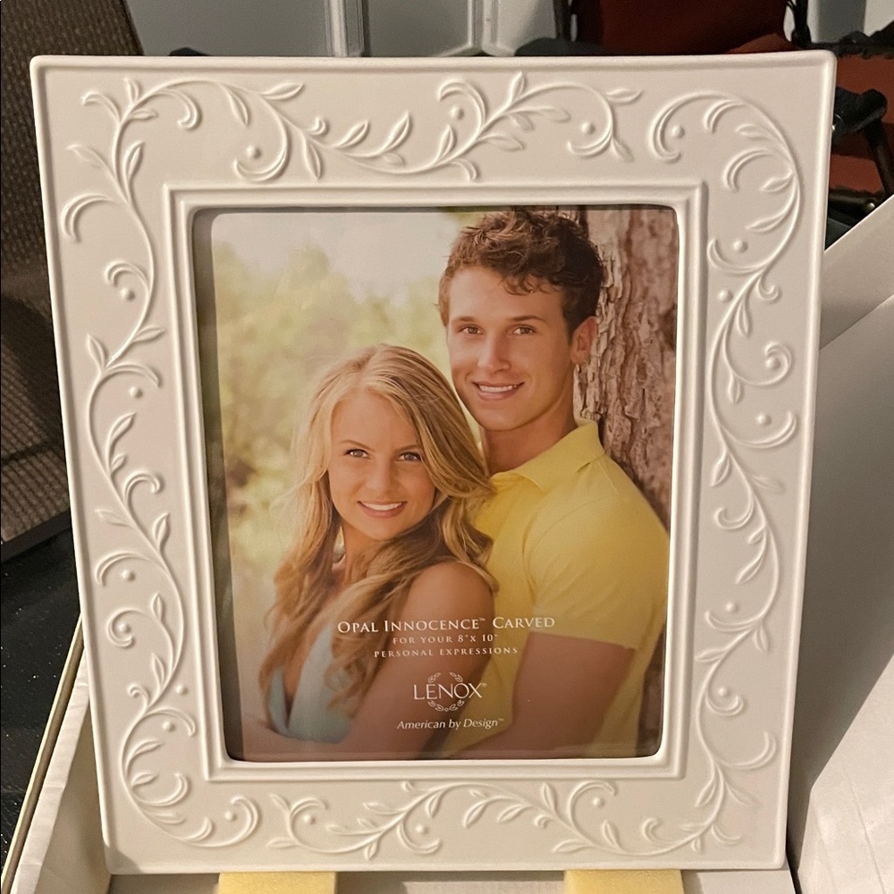 Lenox Opal Innocence Carved White Frame - Picture 3 of 6